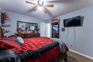 421 W Springdale Ln, Grand Prairie, TX 75052 - Photo 30