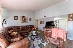 421 W Springdale Ln, Grand Prairie, TX 75052 - Photo 14