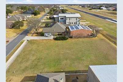 9103 Bellechase Road, Granbury, TX 76049 - Photo 6