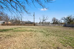 312 Oakwood St, Azle, TX 76020 - Photo 30