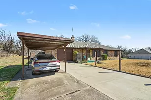312 Oakwood St, Azle, TX 76020 - Photo 2