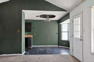 821 Nicole Dr, Burleson, TX 76028 - Photo 10