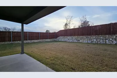 320 Logan Street, Keene, TX 76059 - Photo 18