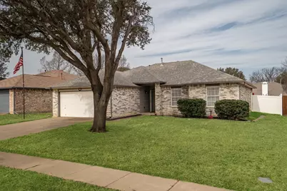 844 Atchison Drive, Saginaw, TX 76131 - Photo 2