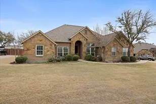 3223 Golden Oaks Cir, Granbury, TX 76049 - Photo 4