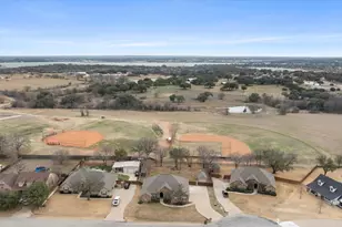 3223 Golden Oaks Cir, Granbury, TX 76049 - Photo 40
