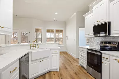 3223 Golden Oaks Circle, Granbury, TX 76049 - Photo 14