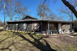 202 Cottonwood St, Barry, TX 75102 - Photo 1