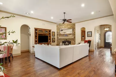 6705 Lions Gate Court, Arlington, TX 76001 - Photo 4