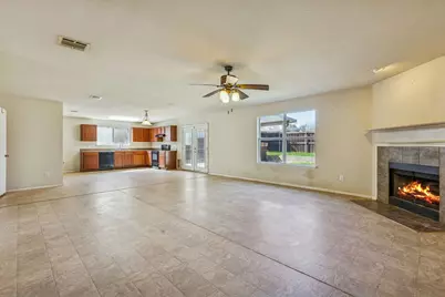 1868 Lynnwood Hills Drive, Fort Worth, TX 76112 - Photo 4