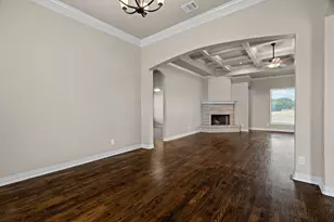 337 Kenyon Ct, Granbury, TX 76049 - Photo 4