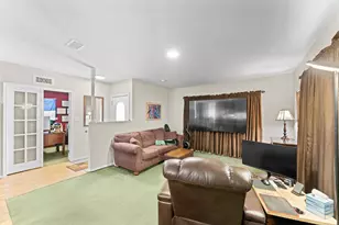 805 E Shady Grove Rd, Irving, TX 75060 - Photo 6