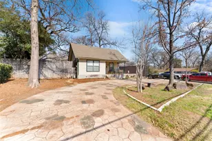 805 E Shady Grove Rd, Irving, TX 75060 - Photo 4