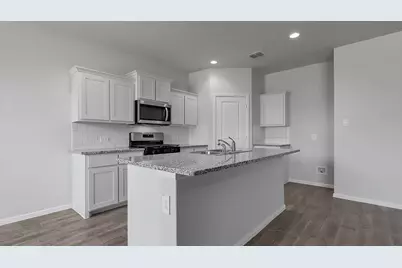 553 Pendleton Avenue, Keene, TX 76059 - Photo 4