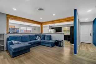 810 Arthur Dr, Arlington, TX 76013 - Photo 2