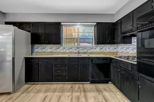 810 Arthur Dr, Arlington, TX 76013 - Photo 4