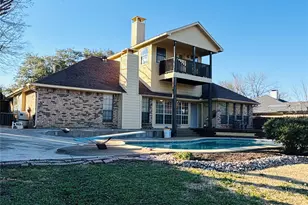 1226 Stonewall St, Garland, TX 75043 - Photo 2