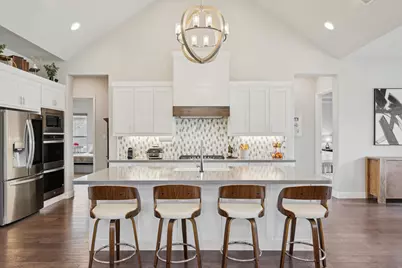 813 Boardwalk Way, Aubrey, TX 76227 - Photo 2