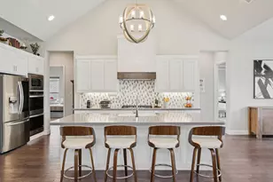 813 Boardwalk Wy, Aubrey, TX 76227 - Photo 2