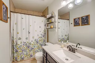 951 Naomi Ct, Burleson, TX 76028 - Photo 32