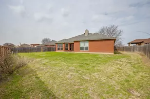 951 Naomi Ct, Burleson, TX 76028 - Photo 36