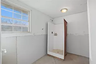 404 S 4th St, Crandall, TX 75114 - Photo 18