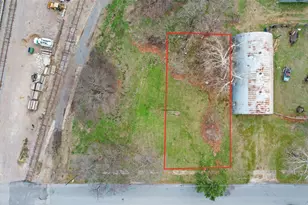 124 E Sears St, Denison, TX 75021 - Photo 1