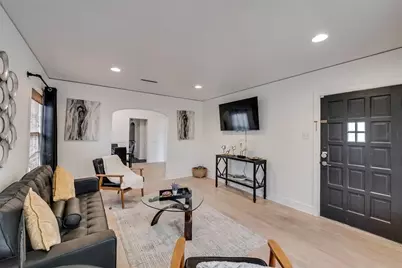 2707 Burlington Boulevard, Dallas, TX 75211 - Photo 4