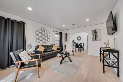 2707 Burlington Boulevard, Dallas, TX 75211 - Photo 2