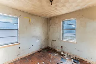 1409 W Bruton Rd, Mesquite, TX 75149 - Photo 10