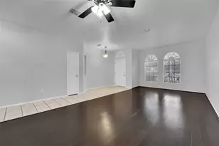 2936 Prairie Oak Blvd, Grand Prairie, TX 75052 - Photo 4