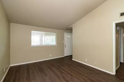 3230 Ridgeview Circle, Irving, TX 75062 - Photo 4