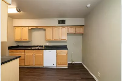 3230 Ridgeview Circle, Irving, TX 75062 - Photo 8