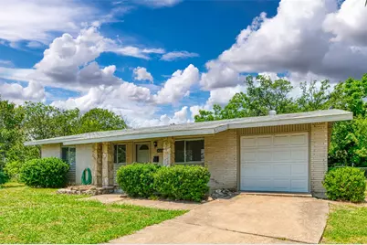 3230 Ridgeview Circle, Irving, TX 75062 - Photo 2