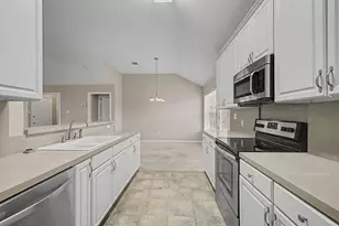 1016 Dawn Ct, Granbury, TX 76048 - Photo 10