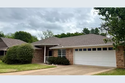 1016 Dawn Court, Granbury, TX 76048 - Photo 2