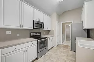 1016 Dawn Ct, Granbury, TX 76048 - Photo 10