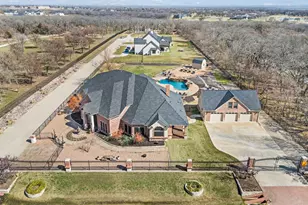 1305 Garza Ln, Little Elm, TX 75068 - Photo 2