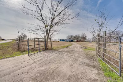 428 Gentry Road, Ennis, TX 75119 - Photo 6