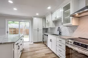 23 Grant Cir, Richardson, TX 75081 - Photo 2