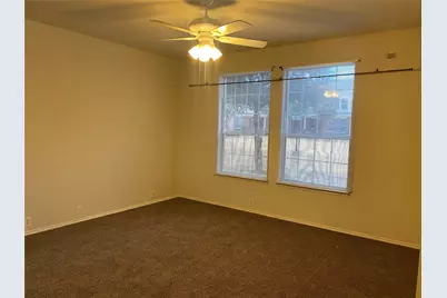 2725 Hyde Park Drive, Grand Prairie, TX 75050 - Photo 4