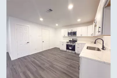 418 Clover Lane, Garland, TX 75043 - Photo 8