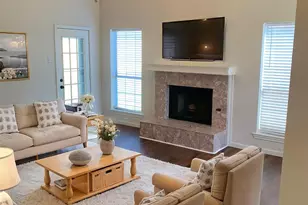 3903 Wanklyn Ct, Dallas, TX 75237 - Photo 2