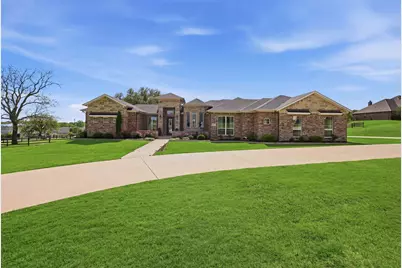 100 Maverick Court, Granbury, TX 76049 - Photo 4