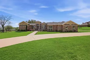 100 Maverick Ct, Granbury, TX 76049 - Photo 4