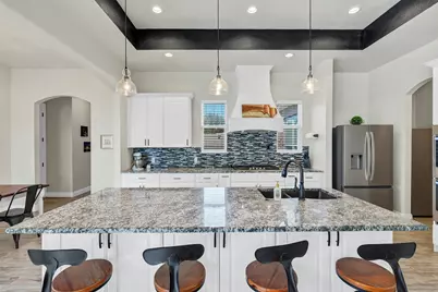 100 Maverick Court, Granbury, TX 76049 - Photo 12