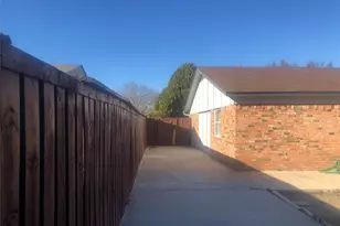 3010 Potomac Dr, Garland, TX 75042 - Photo 6