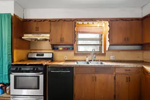 705 Pillar St, Bowie, TX 76230 - Photo 10