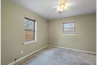 705 Pillar St, Bowie, TX 76230 - Photo 18