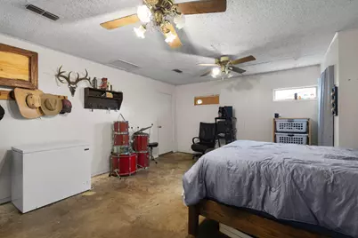 705 Pillar St, Bowie, TX 76230 - Photo 14
